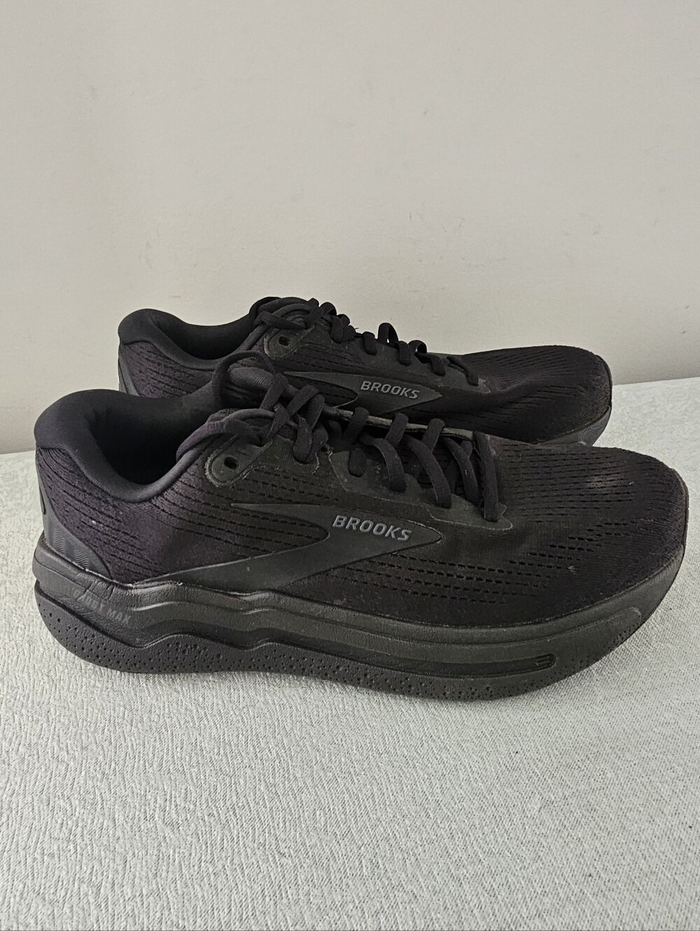 New BROOKS Ghost Max 2 Black On Black Running Shoes